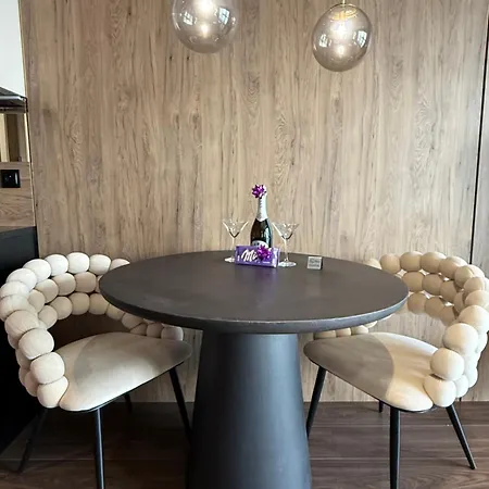 Quorum River Sauna&jacuzzi Or Sauna&terrace Centrum Breslau