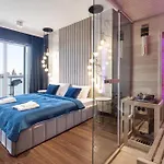 아파트 Quorum River Sauna&jacuzzi Or Sauna&terrace Centrum *